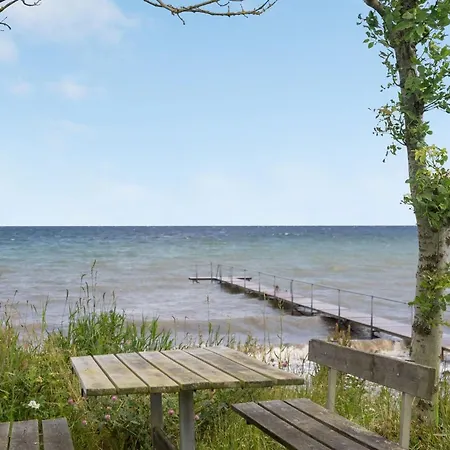 Amilla - 150m From The Sea By Interhome